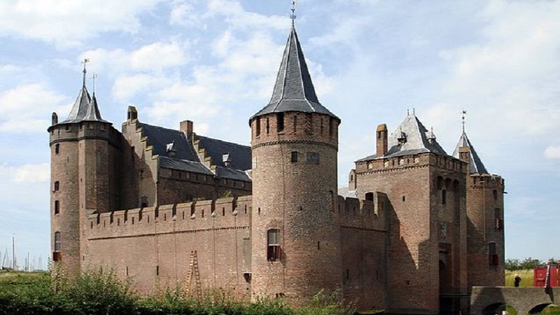 Muiderslot arrangement